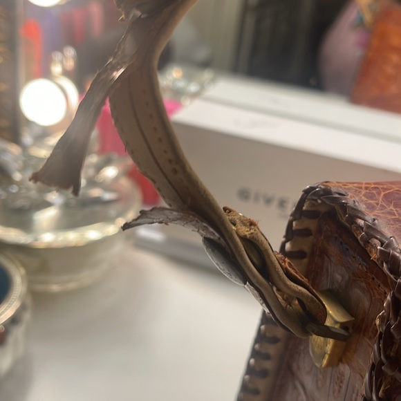 Alligator Handbag - Picture 6 of 17